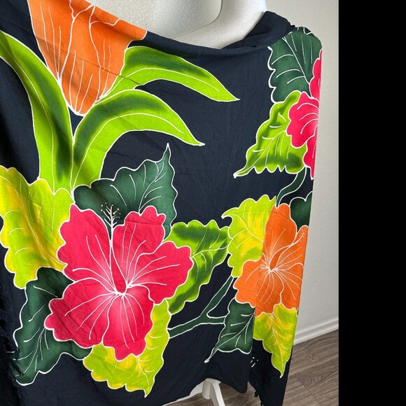 Hawaiian Sarong - Picture 1 of 10